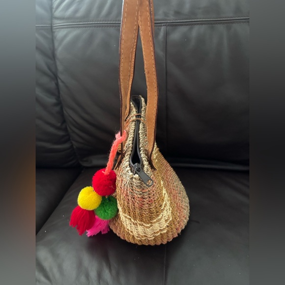 Handwoven Basket Bag Tote  Leather Straps - Picture 3 of 6